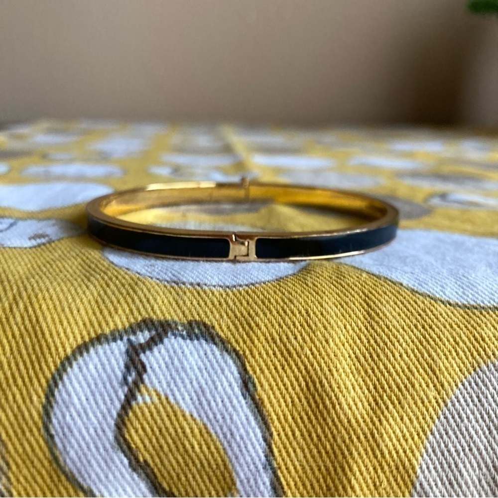 Kate Spade Heritage enamel black and gold bangle - Picture 3 of 13